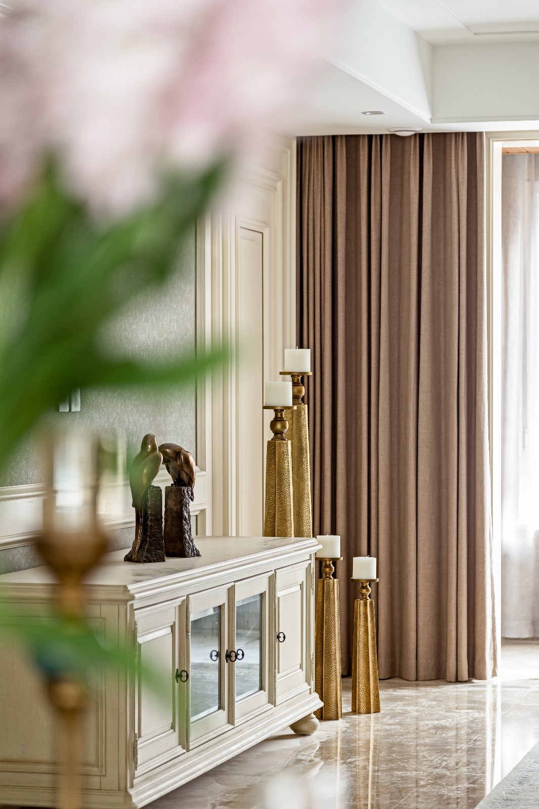 美式復(fù)古風(fēng)格室內(nèi)家裝案例效果圖-餐邊柜 美式復(fù)古風(fēng)格室內(nèi)家裝案例效果圖-餐邊柜