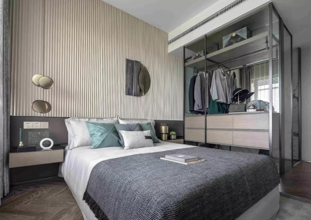 現(xiàn)代輕奢風(fēng)格室內(nèi)設(shè)計(jì)家裝案例-主臥 現(xiàn)代輕奢風(fēng)格室內(nèi)設(shè)計(jì)家裝案例-主臥