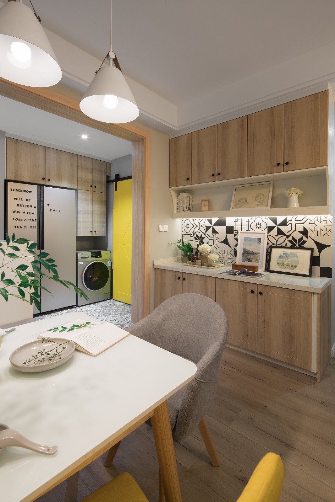 北歐簡約風格家裝設計室內裝修效果圖-餐廳餐邊柜 北歐簡約風格家裝設計室內裝修效果圖-餐廳餐邊柜