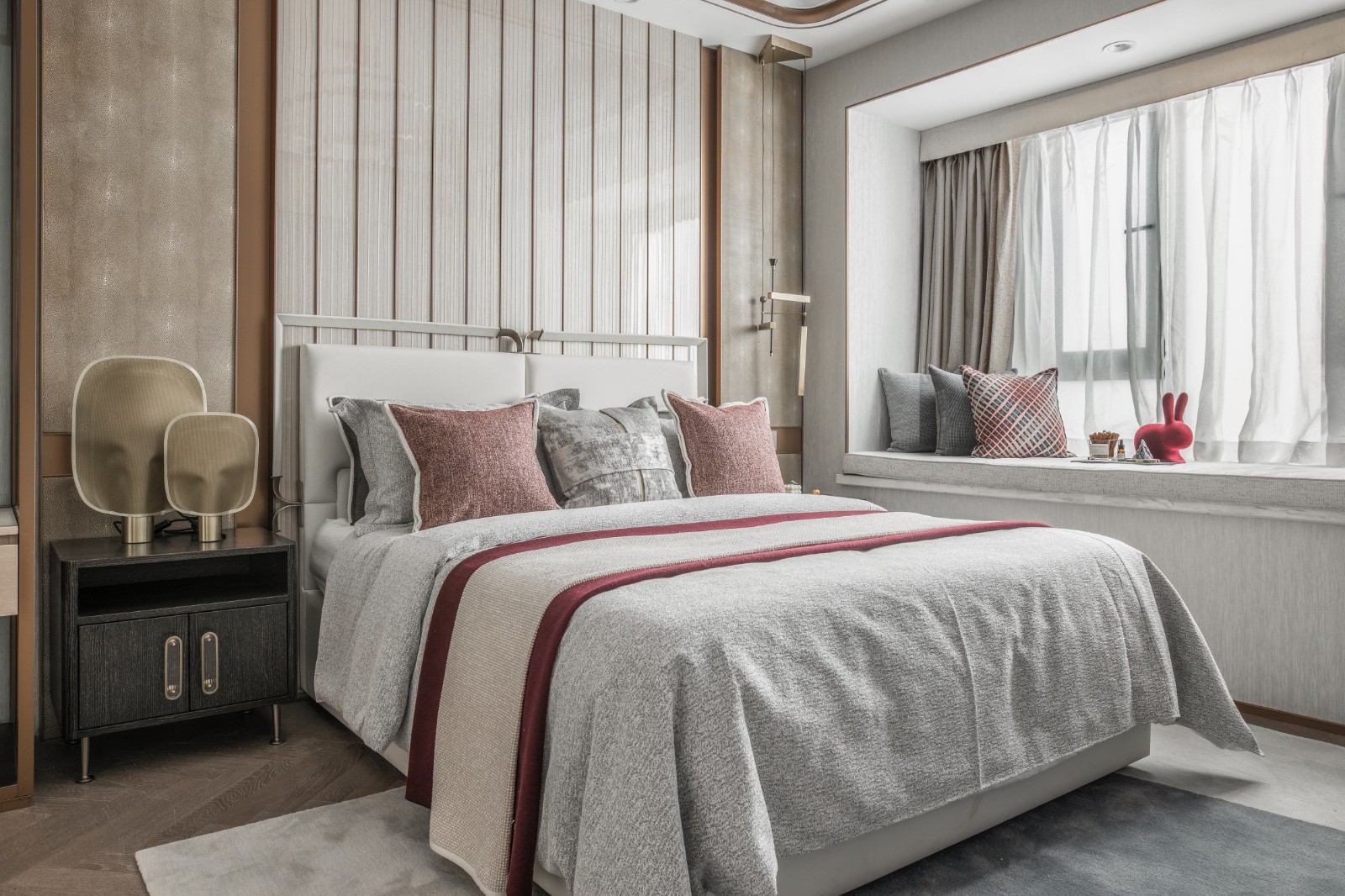 現(xiàn)代輕奢風(fēng)格室內(nèi)設(shè)計家裝案例-臥室 現(xiàn)代輕奢風(fēng)格室內(nèi)設(shè)計家裝案例-臥室