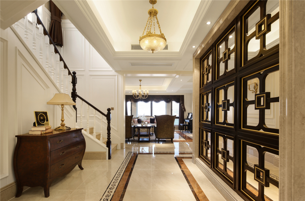 歐式風格別墅家裝案例效果圖-樓梯間 歐式風格別墅家裝案例效果圖-樓梯間