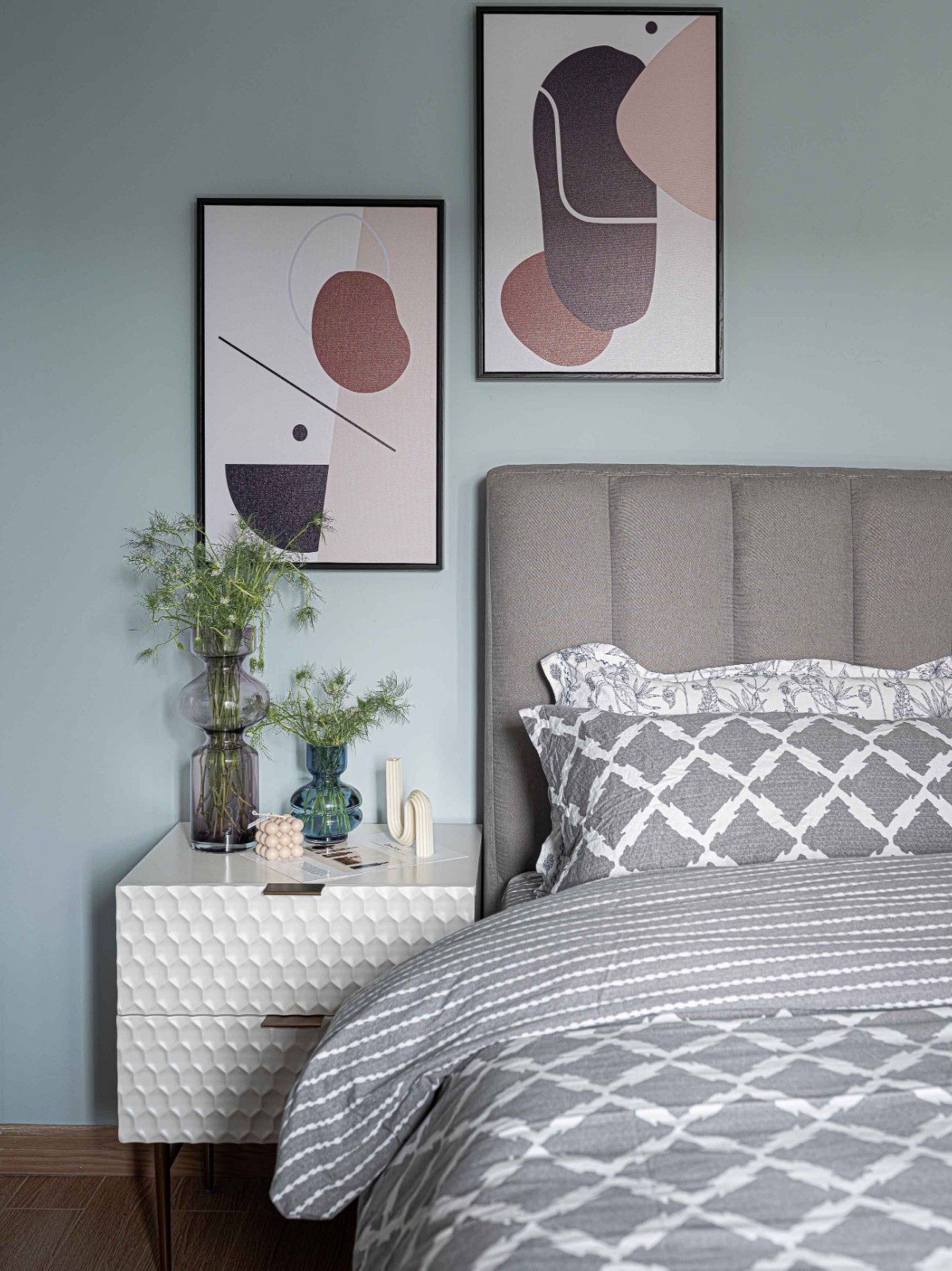 裝修案例現代輕奢風格室內裝修效果圖-次臥 裝修案例現代輕奢風格室內裝修效果圖-次臥