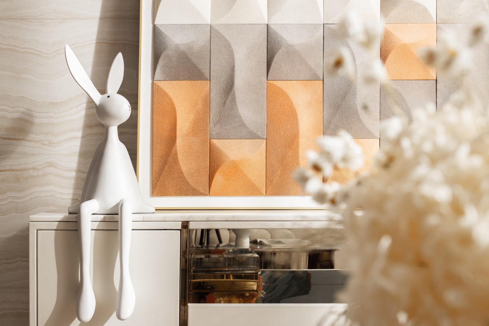 現(xiàn)代輕奢風(fēng)格室內(nèi)設(shè)計家裝案例-客廳邊柜 現(xiàn)代輕奢風(fēng)格室內(nèi)設(shè)計家裝案例-客廳邊柜