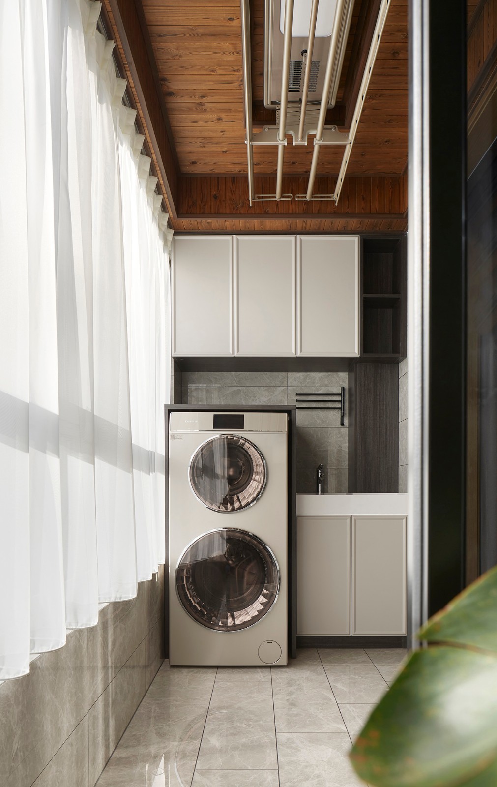 現(xiàn)代新中式風(fēng)格家裝設(shè)計(jì)室內(nèi)裝修效果圖-陽(yáng)臺(tái) 現(xiàn)代新中式風(fēng)格家裝設(shè)計(jì)室內(nèi)裝修效果圖-陽(yáng)臺(tái)