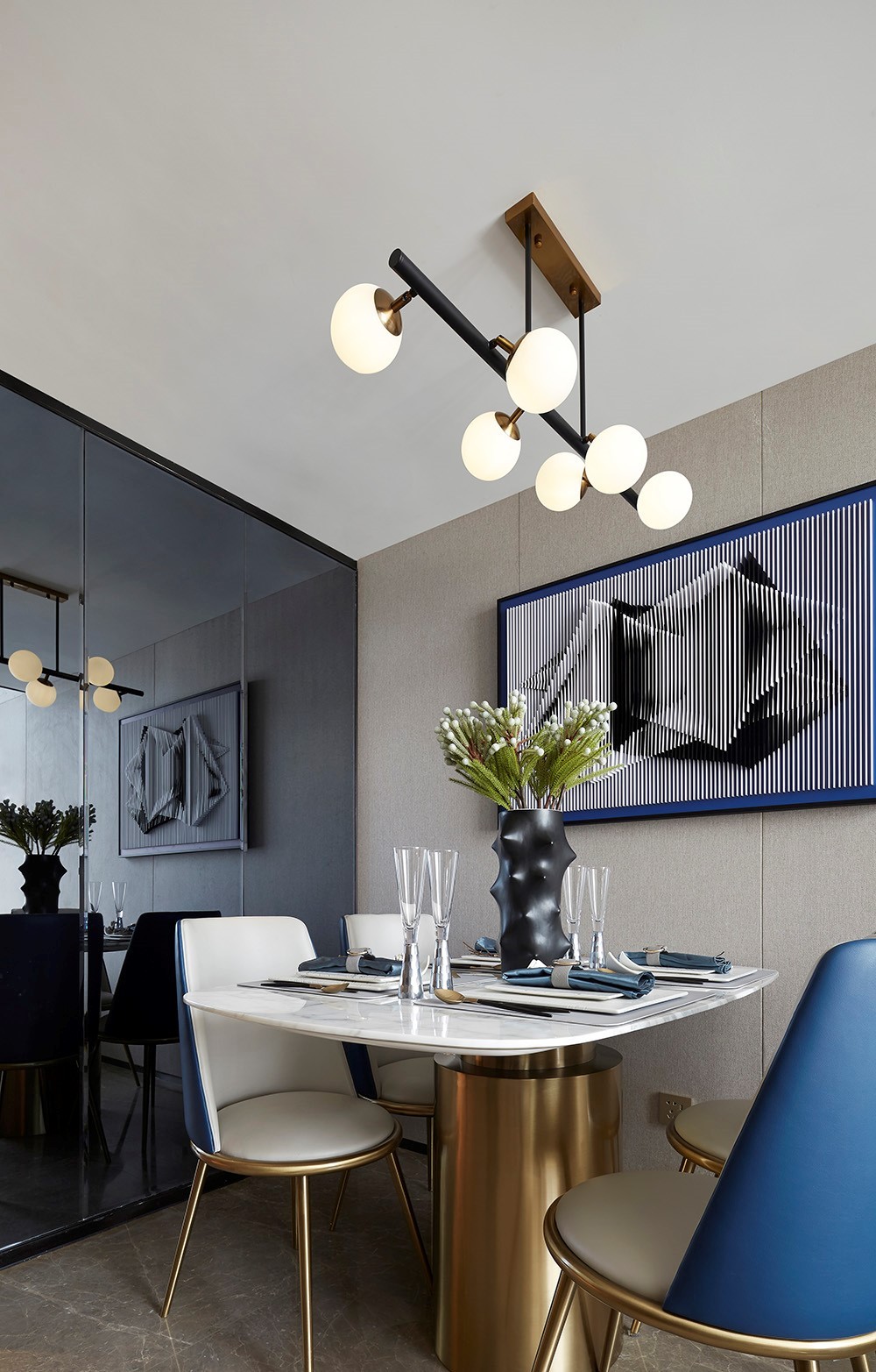 現代前衛(wèi)風格室內家裝案例效果圖-餐廳 現代前衛(wèi)風格室內家裝案例效果圖-餐廳