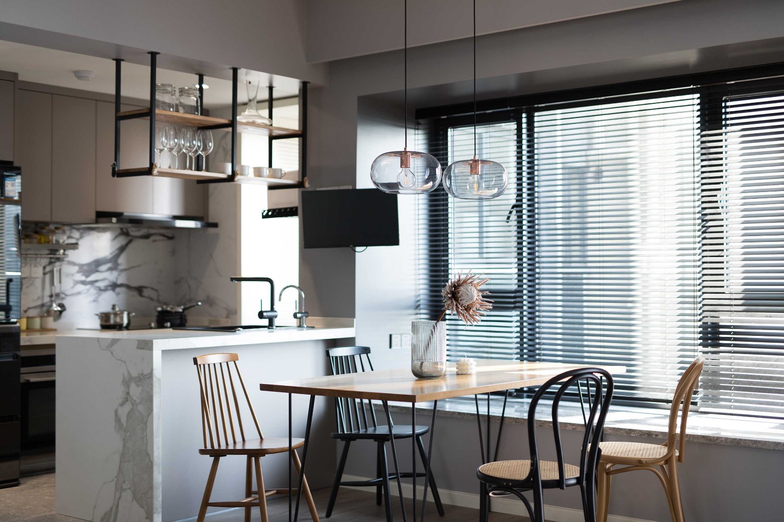 裝修案例美式風(fēng)格室內(nèi)裝修效果圖-餐廳 裝修案例美式風(fēng)格室內(nèi)裝修效果圖-餐廳