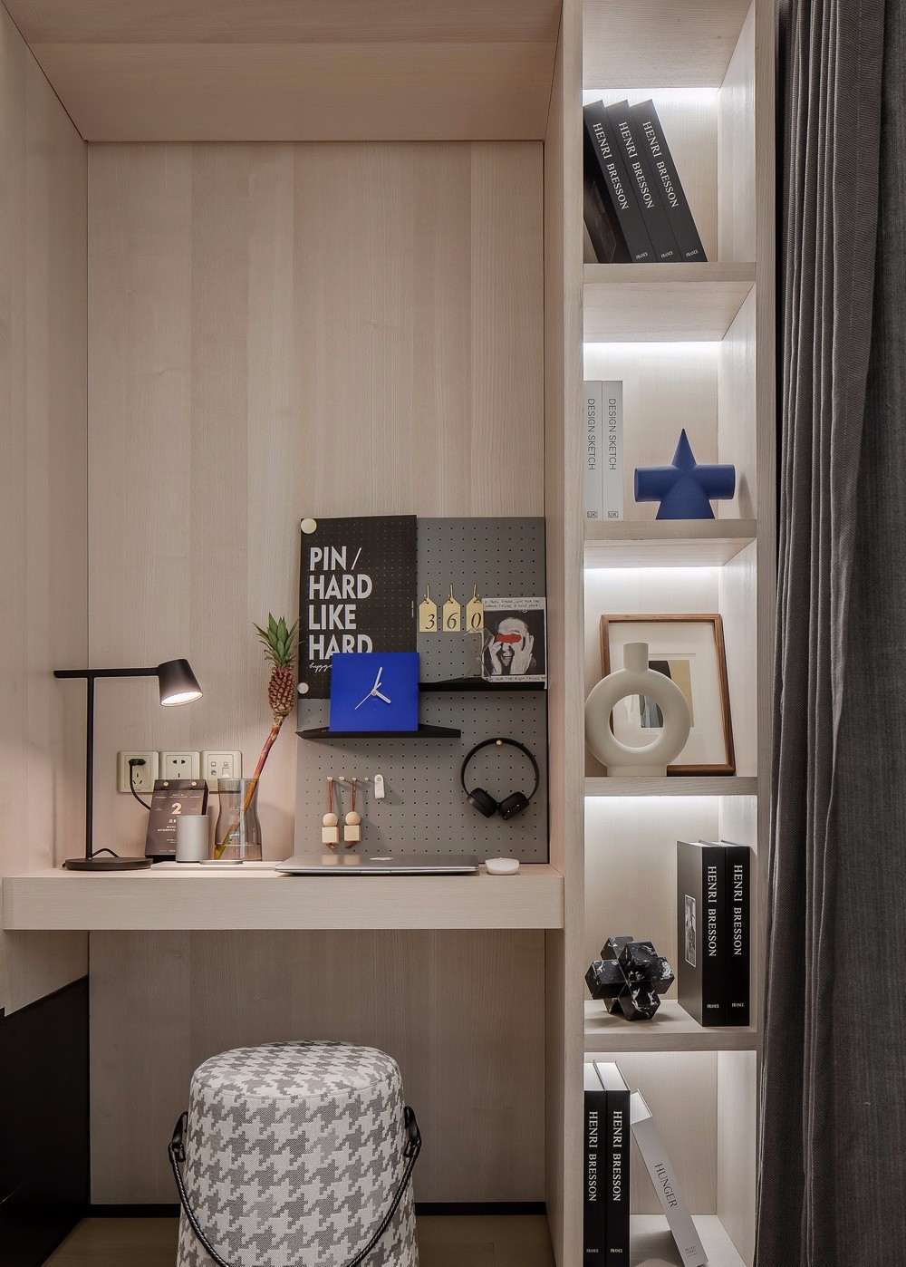 現(xiàn)代簡約風(fēng)格室內(nèi)家裝案例效果圖-書桌 現(xiàn)代簡約風(fēng)格室內(nèi)家裝案例效果圖-書桌