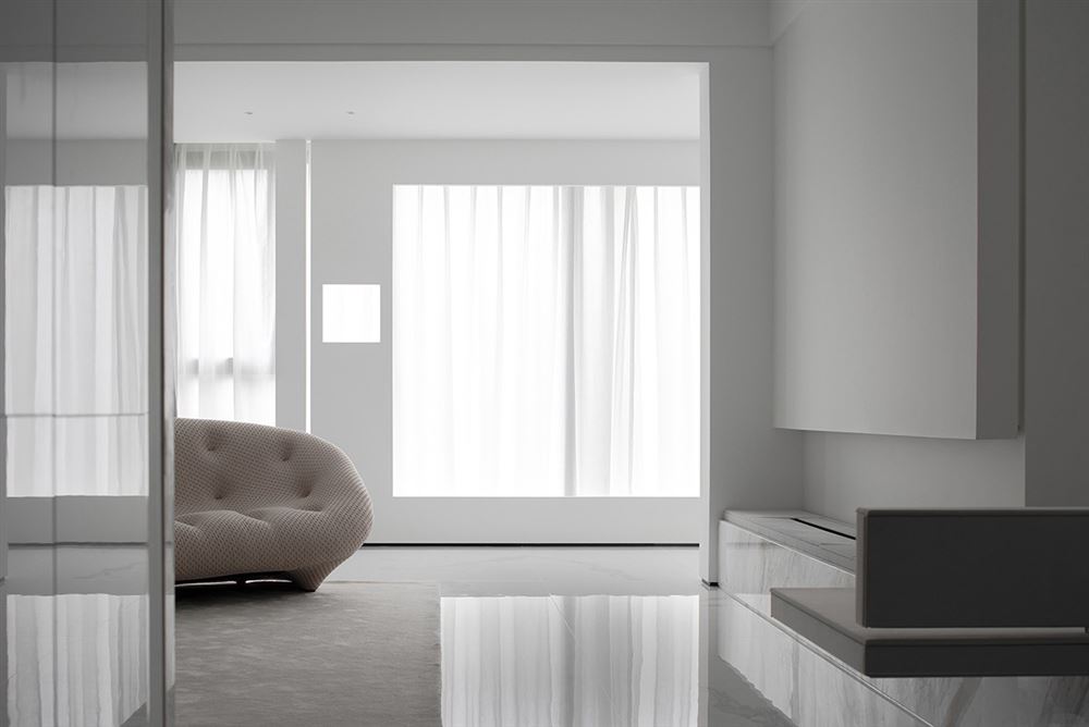 廣州市保利羅蘭國際現(xiàn)代簡約風(fēng)格三居室裝修案例