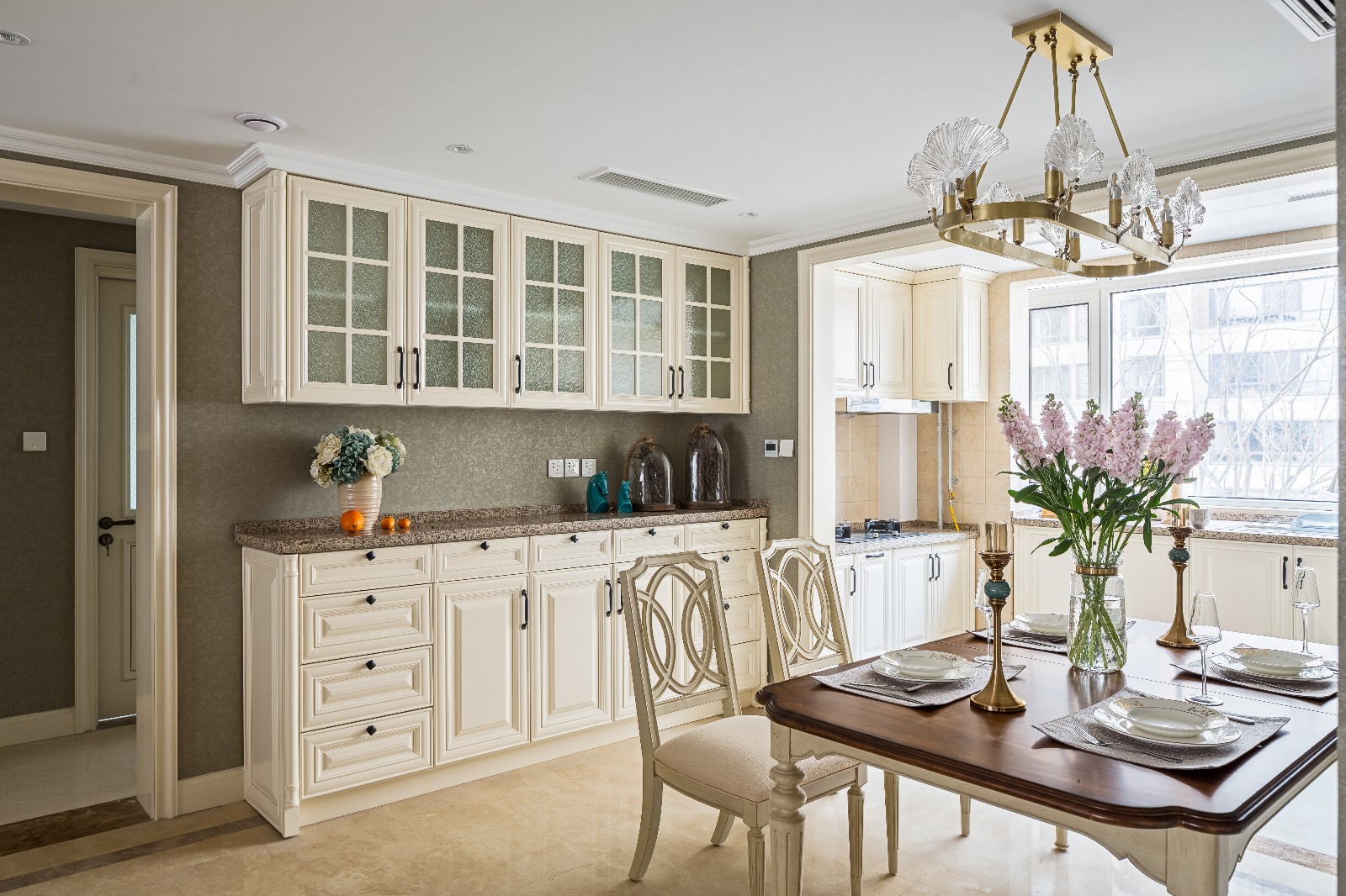 裝修案例美式輕奢風格室內(nèi)裝修效果圖-餐廳 裝修案例美式輕奢風格室內(nèi)裝修效果圖-餐廳