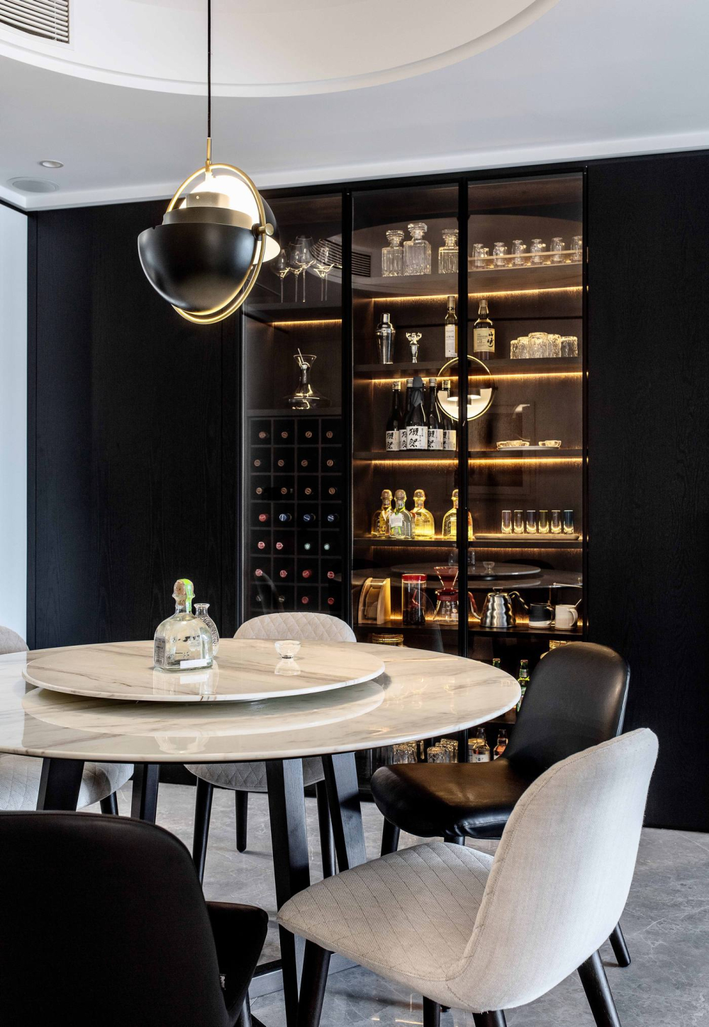 現(xiàn)代簡約風(fēng)格室內(nèi)家裝案例效果圖-餐廳餐邊柜 現(xiàn)代簡約風(fēng)格室內(nèi)家裝案例效果圖-餐廳餐邊柜