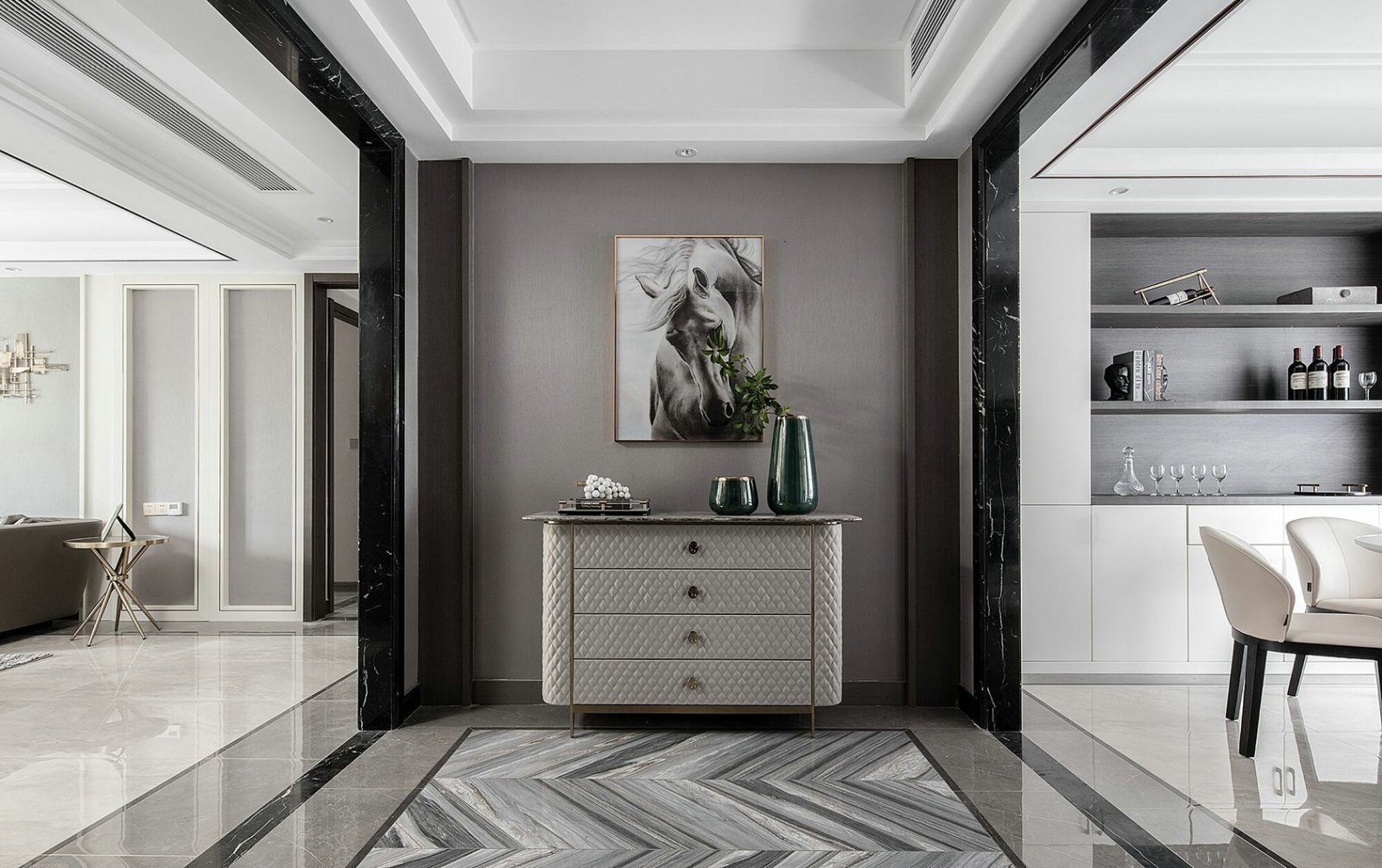 現(xiàn)代歐式風格家裝設(shè)計室內(nèi)裝修效果圖-玄關(guān) 現(xiàn)代歐式風格家裝設(shè)計室內(nèi)裝修效果圖-玄關(guān)