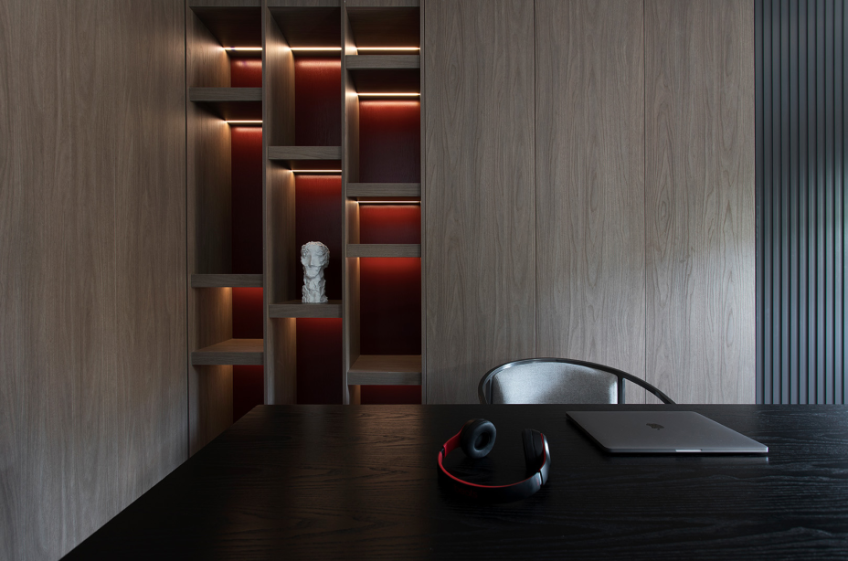 現(xiàn)代風格室內(nèi)家裝案例效果圖-書桌 現(xiàn)代風格室內(nèi)家裝案例效果圖-書桌