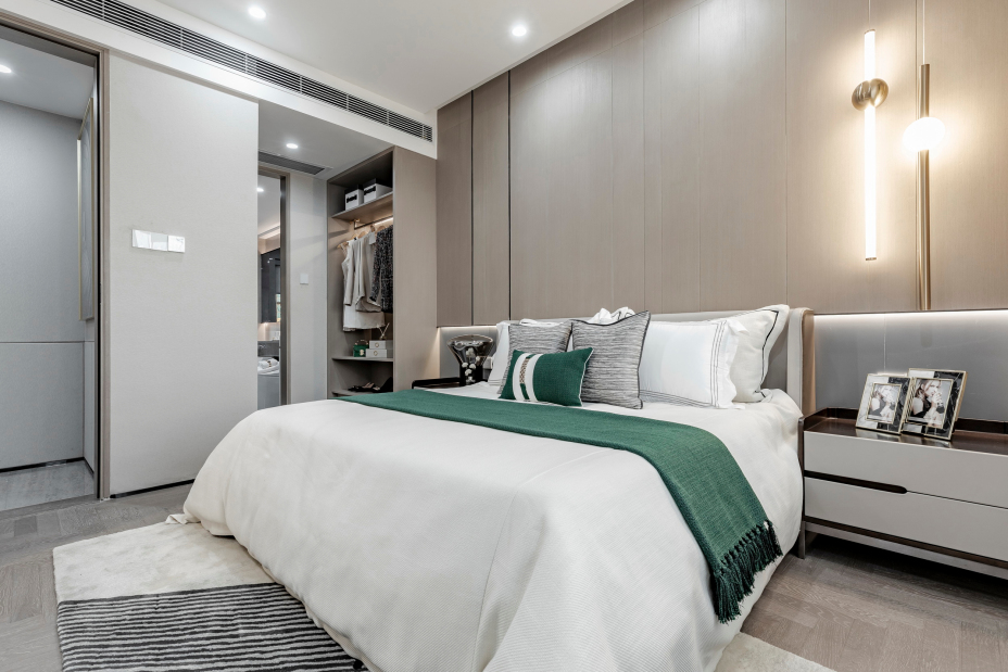 現(xiàn)代輕奢風(fēng)格室內(nèi)家裝案例效果圖-臥室 現(xiàn)代輕奢風(fēng)格室內(nèi)家裝案例效果圖-臥室