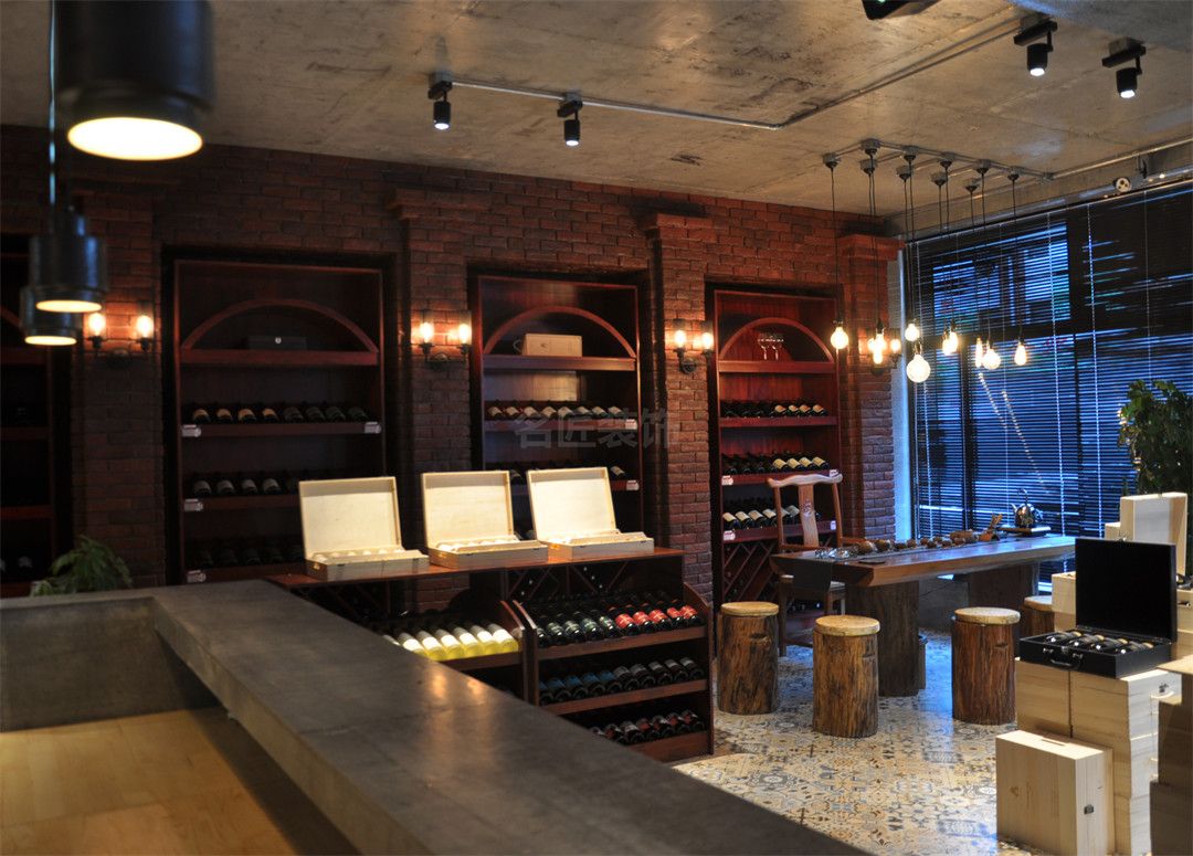 一層紅酒展示區2